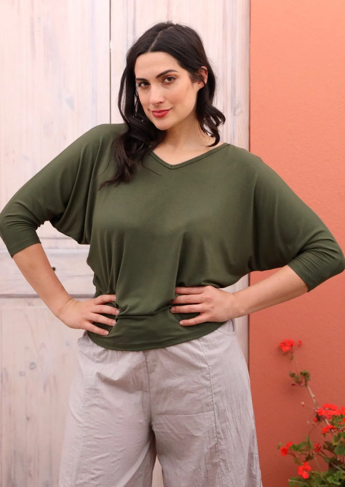 3/4 Sleeve V-neck Batwing Top Olive