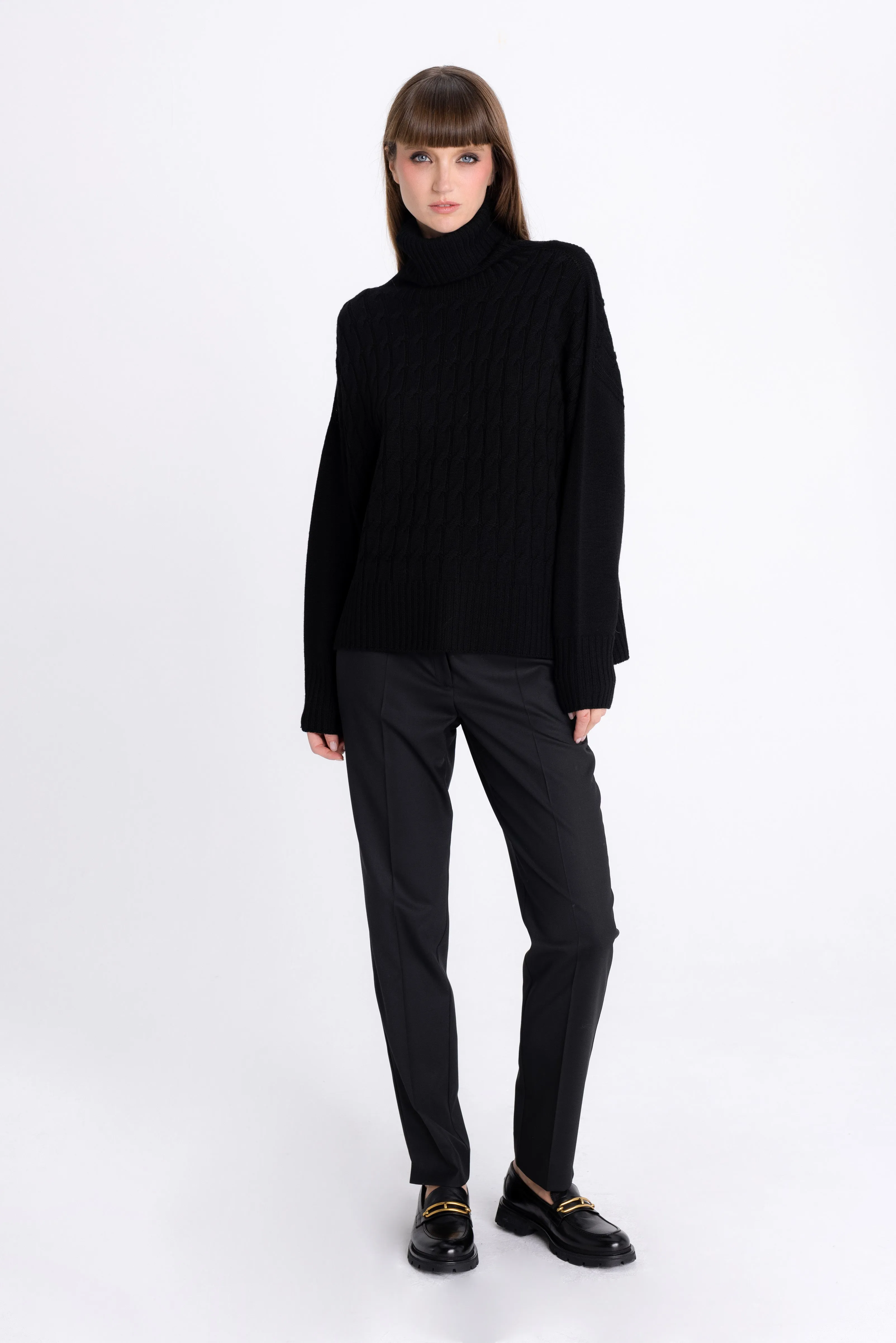 BLACK HIGH-NECK SWEATER